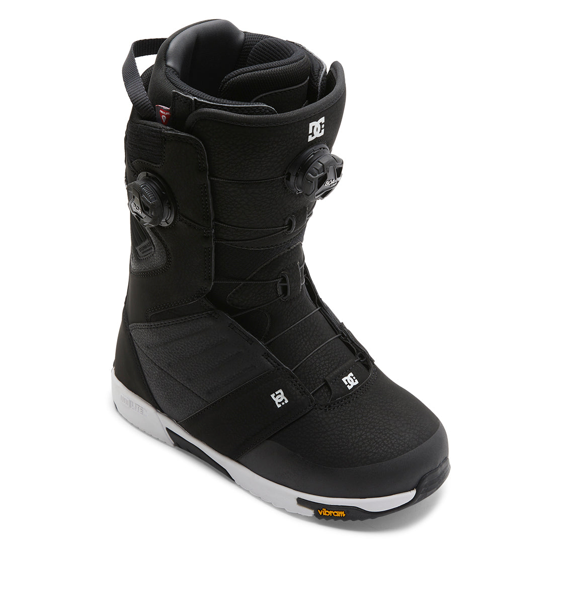 adyo100075_dcshoes_blw_frt1.jpg